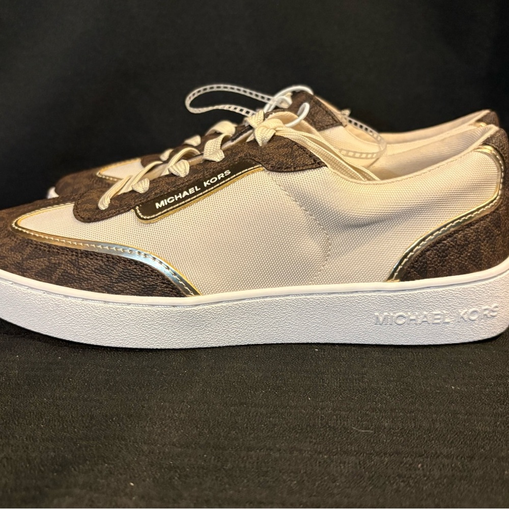 Michael Kors Women’s Designer Fashion Sneakers Size 8M NWOB - Picture 2 of 10
